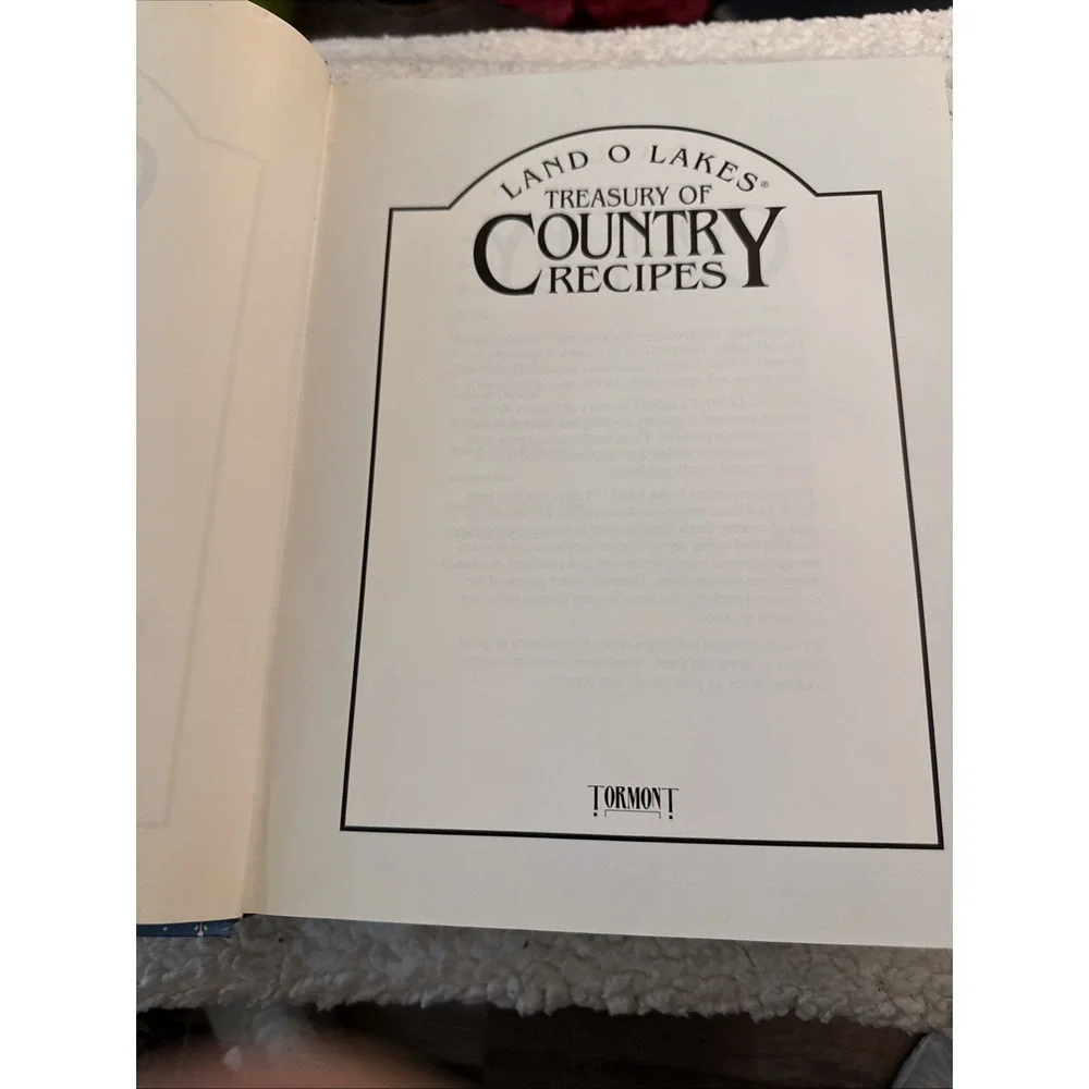 1992 LAND O LAKES TREASURY OF COUNTRY RECIPES Cookbook HC/DJ ILLUSTRATED